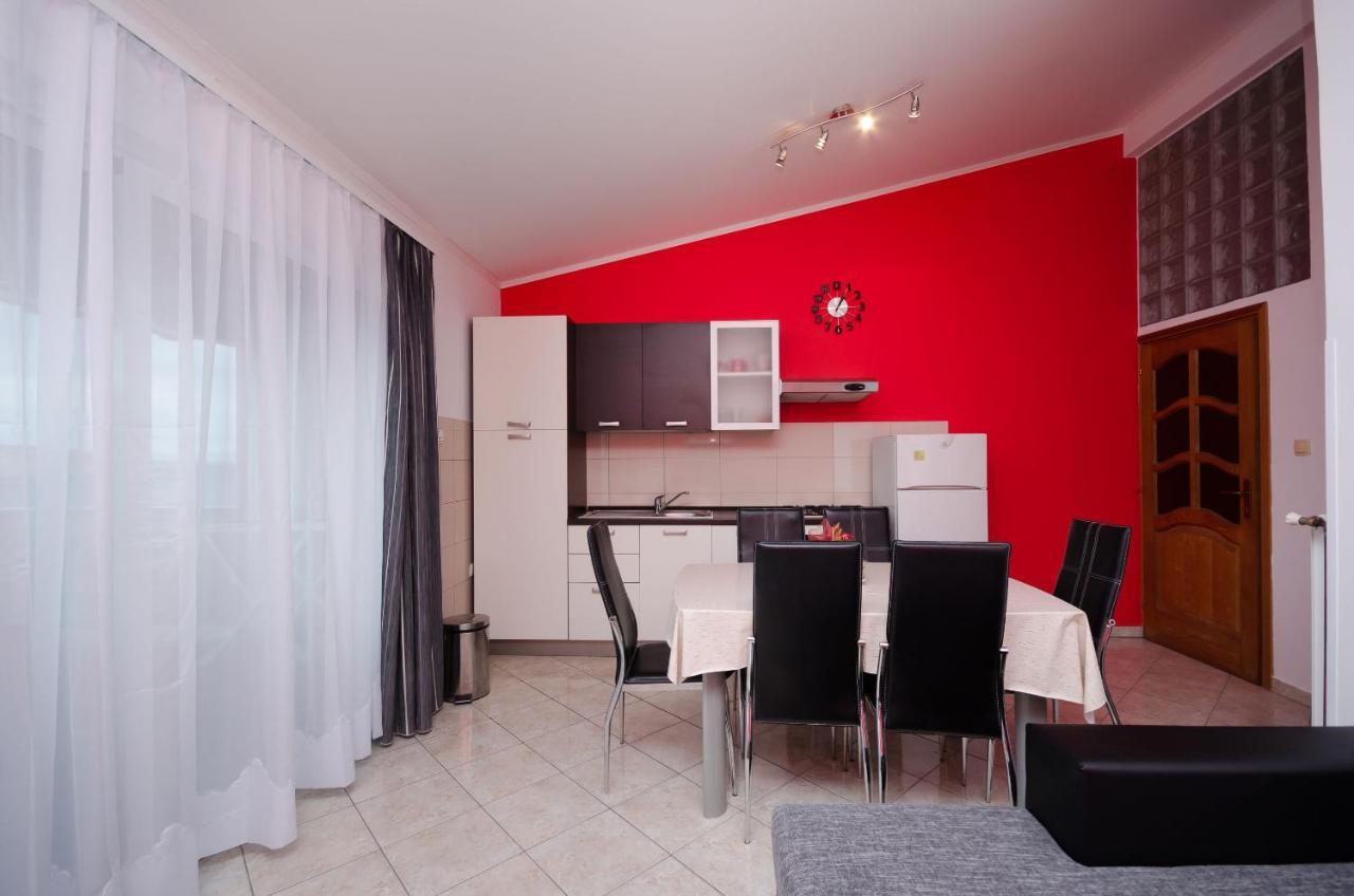 By The Sea In Apartment *