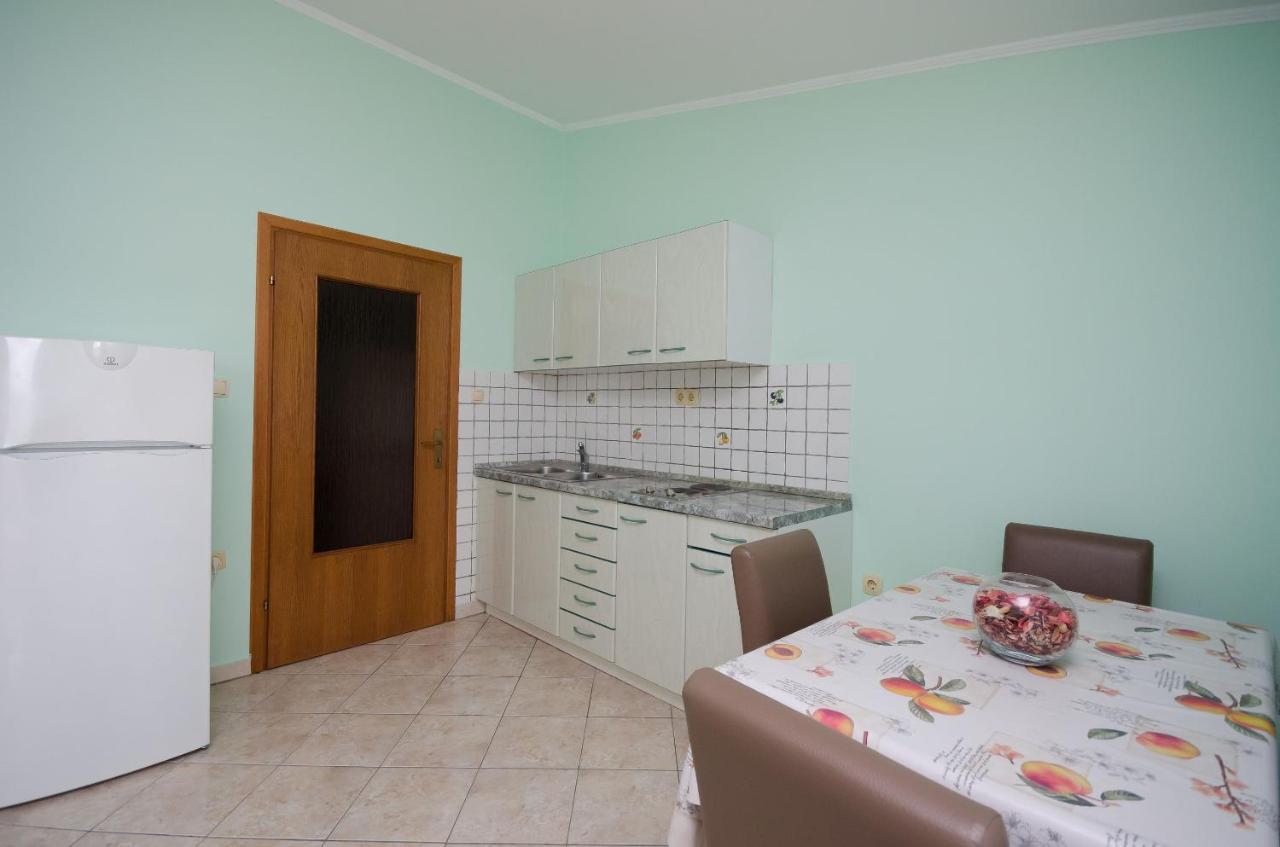 By The Sea In Apartment *